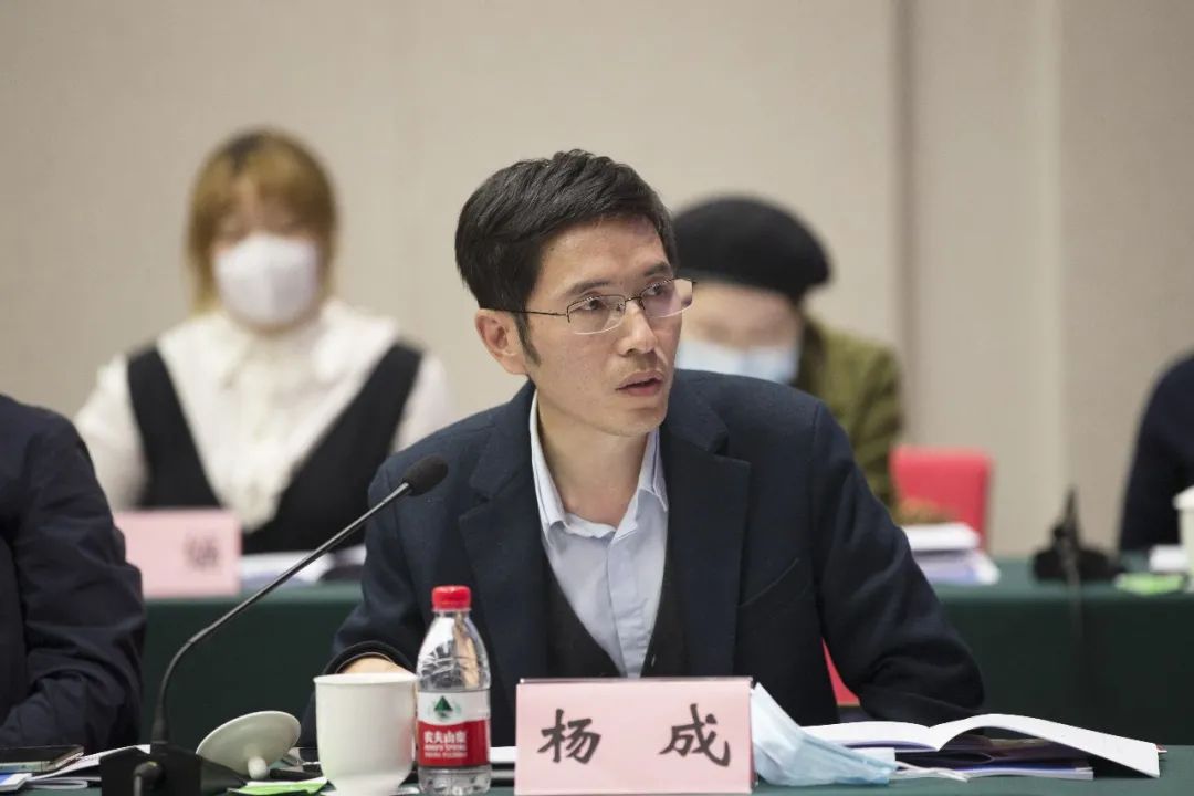 杨成结合人民网栏目设置,向北京三中院法治宣传工作提出六点建议,一是