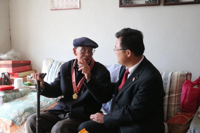天地英雄气千秋尚凛然抗美援朝英雄离休法官王平堂