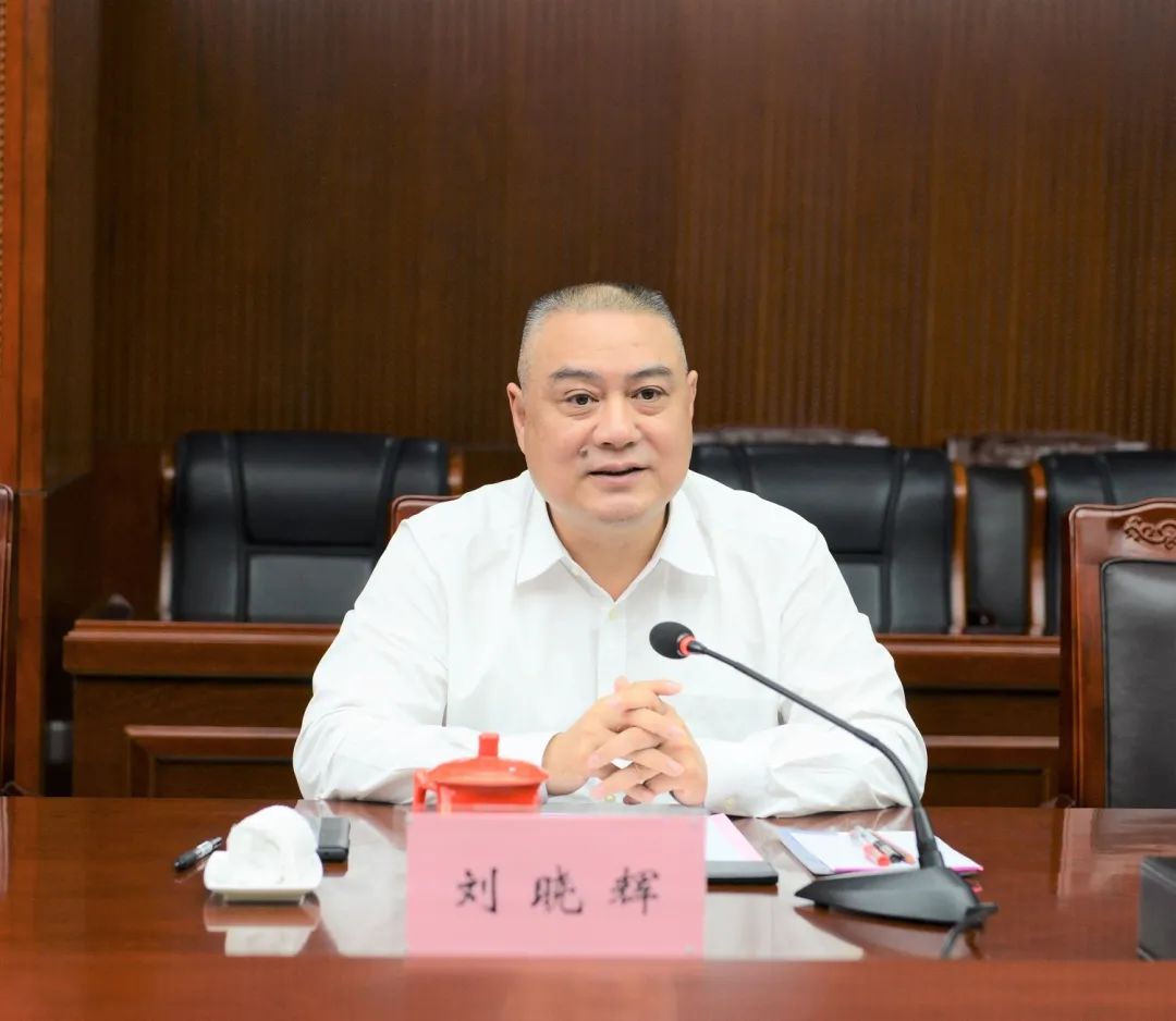 中铁五局总经理刘晓辉,长沙城市更新公司副董事长,总经理陈守义出席