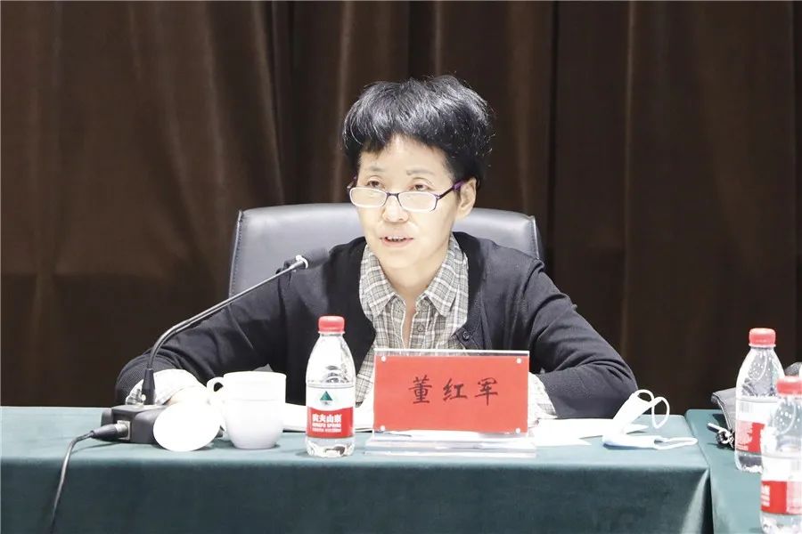 董红军委员指出:希望法院结合审判工作中发现的问题,为医疗机构提供