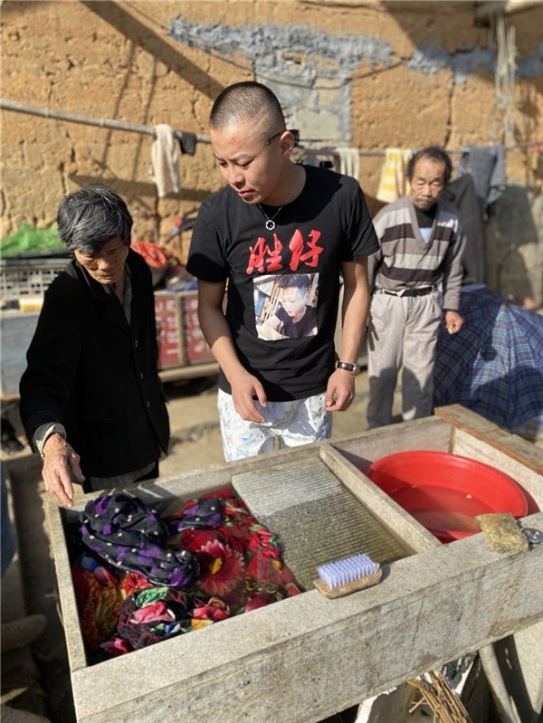 主播胜仔爆火自带光环!原来妈妈才是幕后功臣