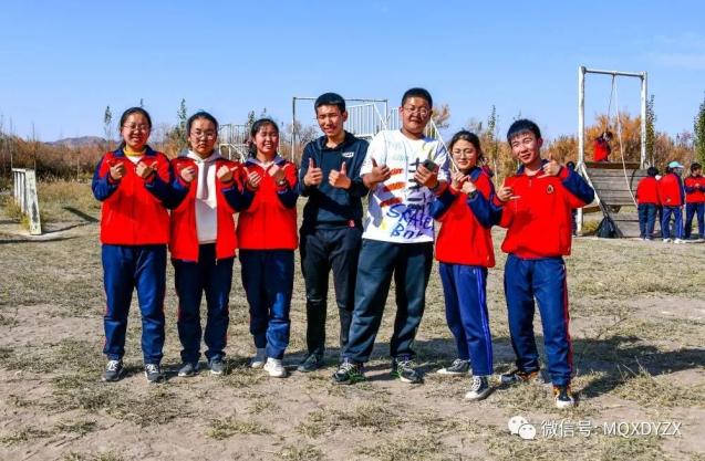 万物亲到沙海拟拾贝身入湿地勤探索俯仰天地皆学问学成他日报家国来源