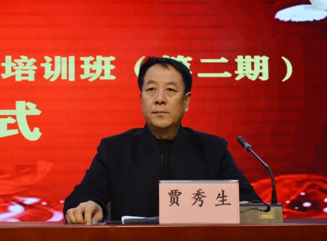 原平农校党委委员,副校长贾秀生代表原平农校致辞欢迎