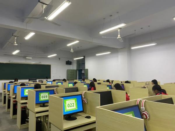 学生模拟考试