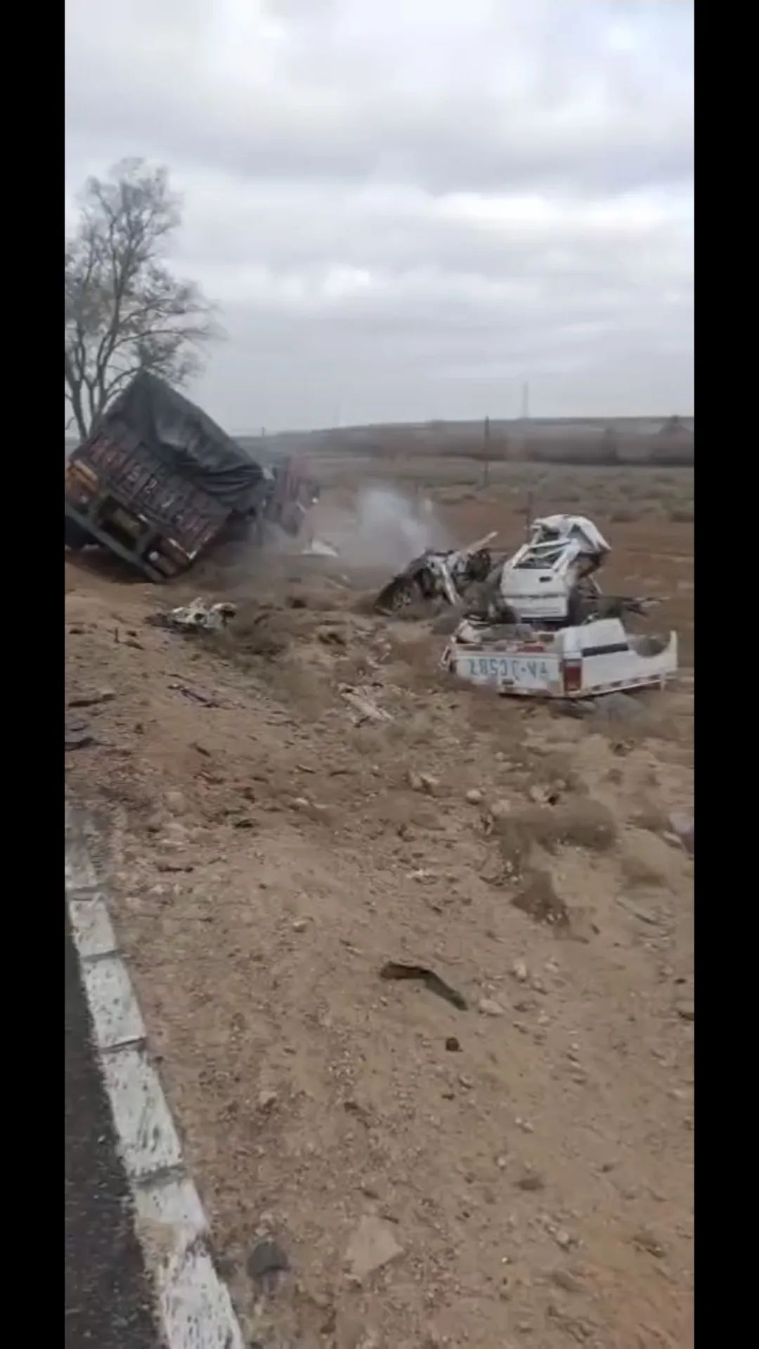 宁夏盐池境内三车相撞，一驾驶员身亡！（最新发布）