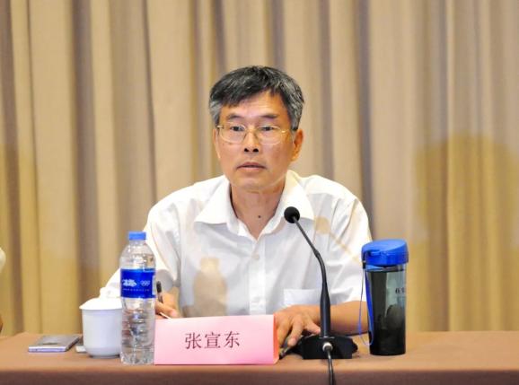 督导组组长张宣东通报此次督导的目的和工作重点.