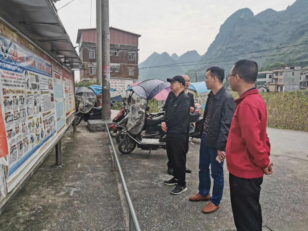 县长李朝晖到遂意乡遂意村调研禁毒工作