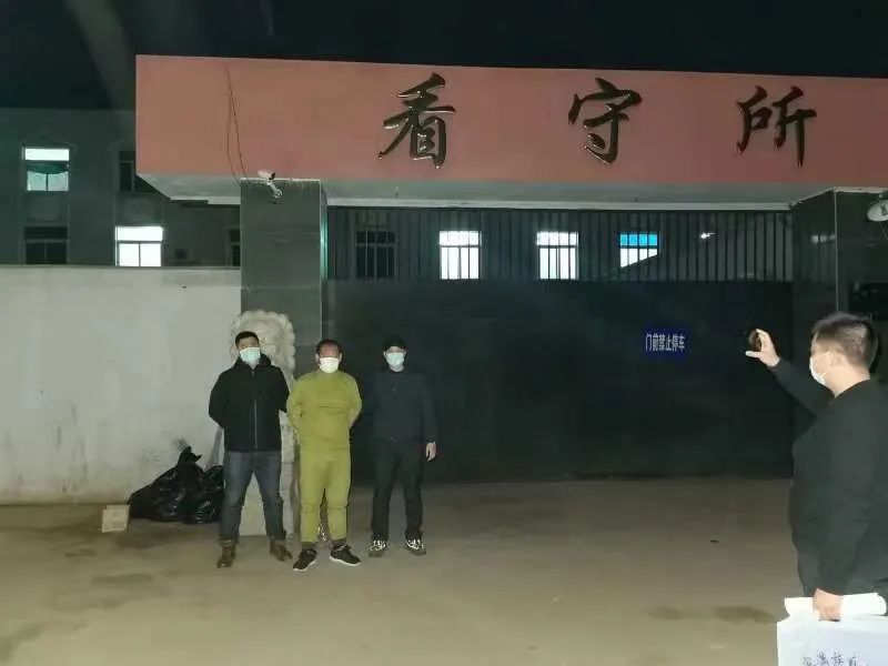 犯罪嫌疑人刘某被送往看守所.警方供图