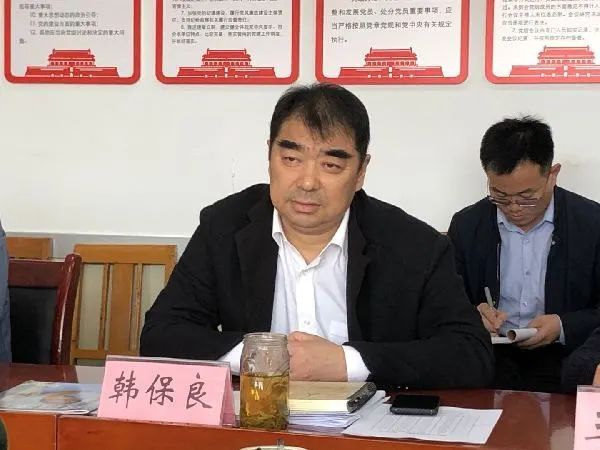 平阴县教育和体育局党组书记,局长 韩保良在多次座谈,以及对校长,教师