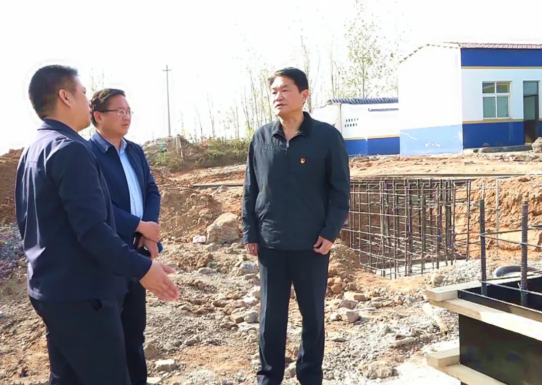 张聿亭带队调研庙石线公路改建工程建设情况