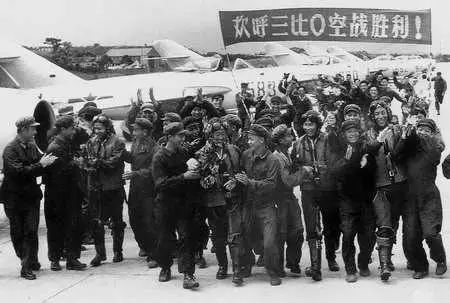 71岁生日之际感恩长空有你10组数字读懂人民空军