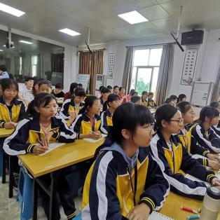 千场家庭教育进村(社区) —— 走进揭东区云路镇云路初级中学