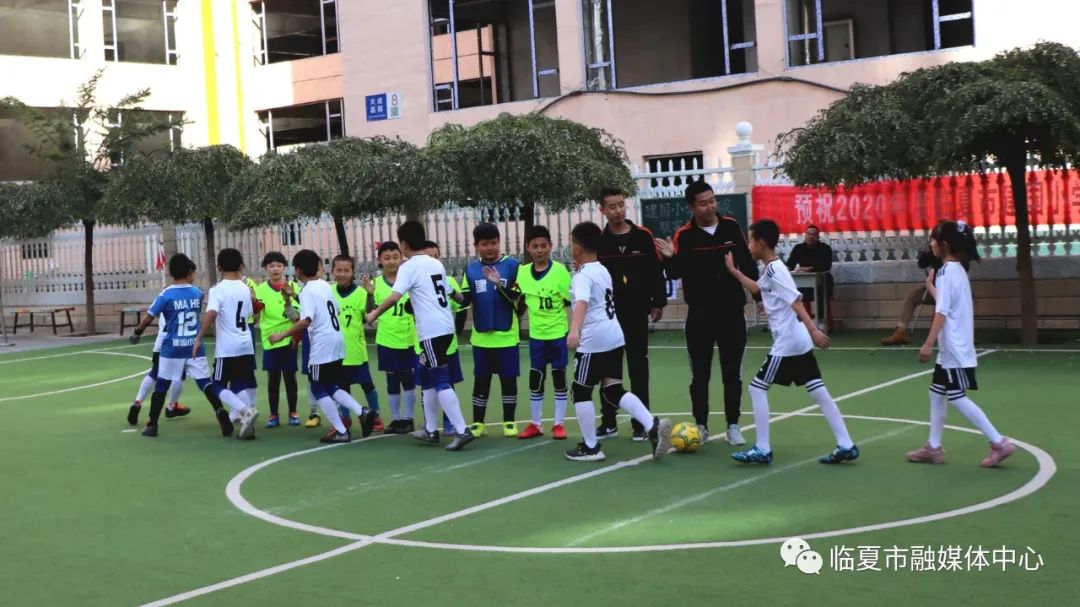 临夏市建国小学举办第二届球类运动会足球联赛