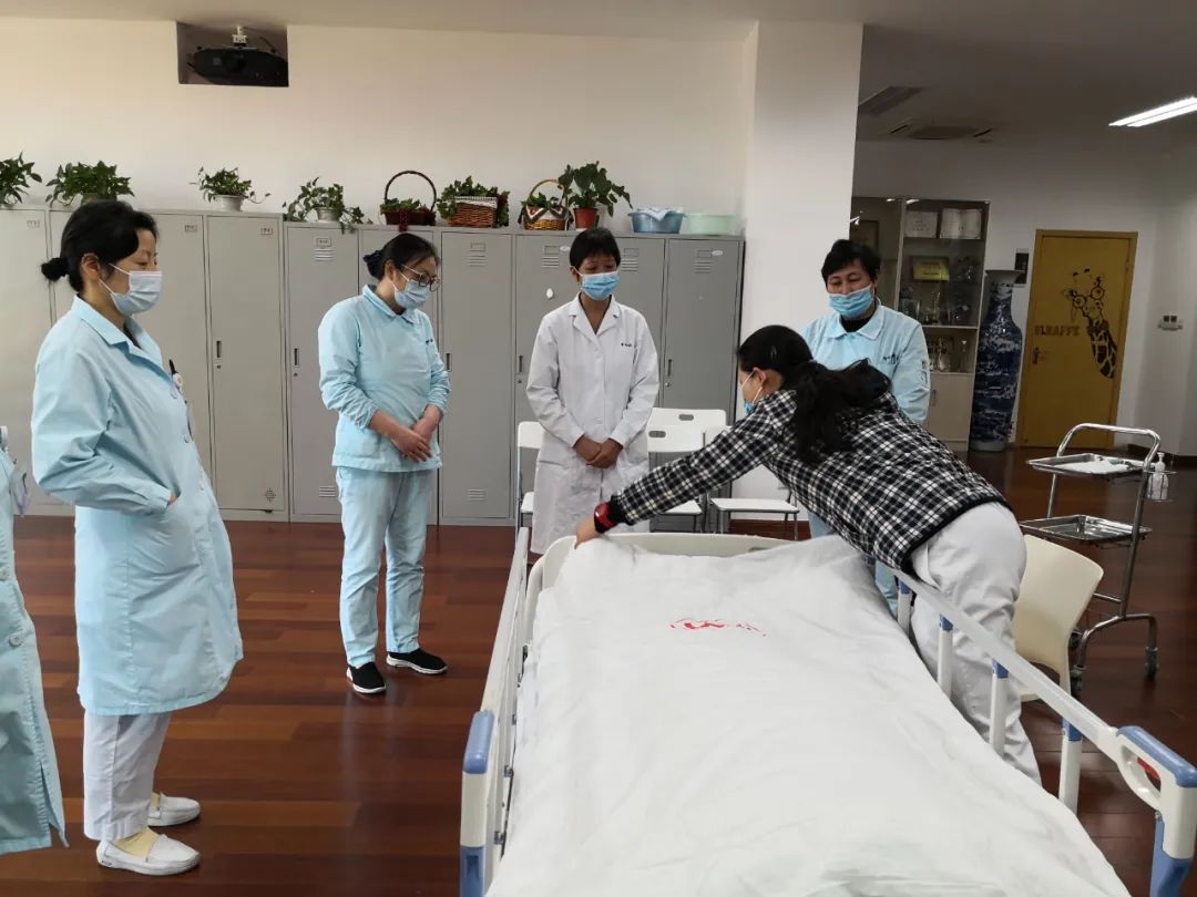 岳阳医院在首届上海市级医疗机构护工护理员职业技能竞赛决赛中获多项