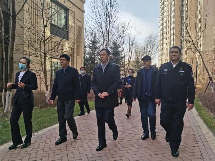 局长吴勇,市公安局党委委员,副局长崔劲松,香坊区副区长,公安分局局长