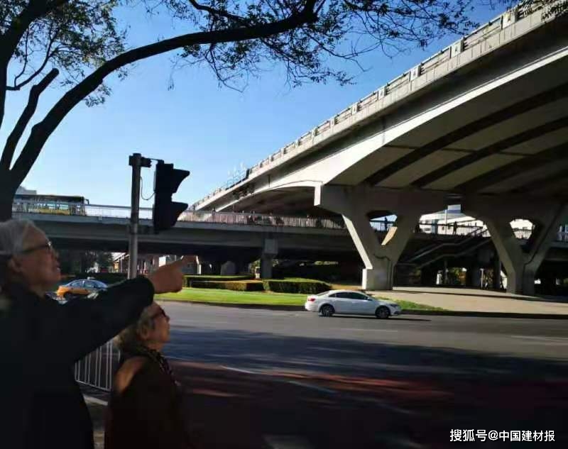 图1为北京西三环航天桥.