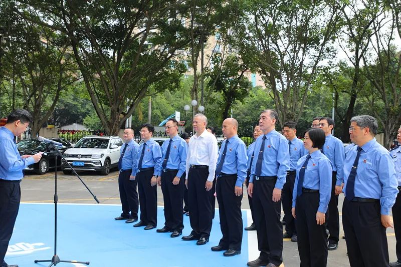 市人大常委会郑则丰副主任莅临参加仪式,市检察院党组成员及部门负责