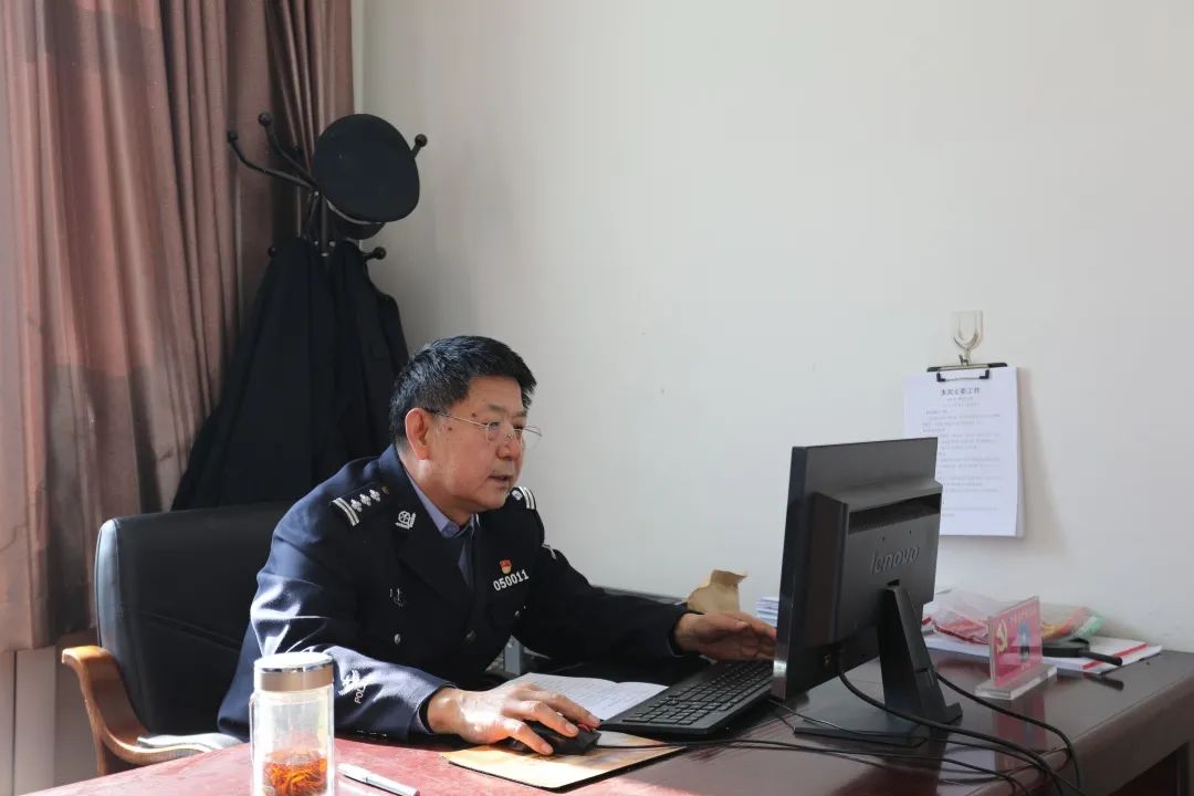 "警中警"的剑与情 ——记通辽市公安局警务督察支队支队长 解传威