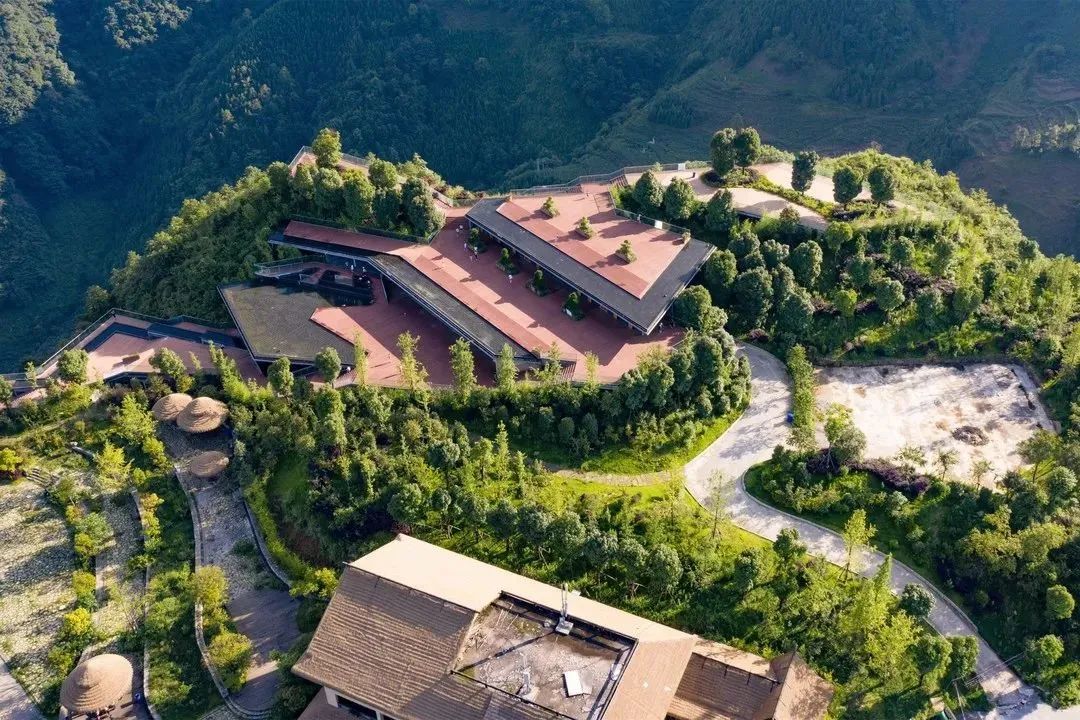 不断发力贵州全力打造国际一流山地旅游目的地和康养胜地