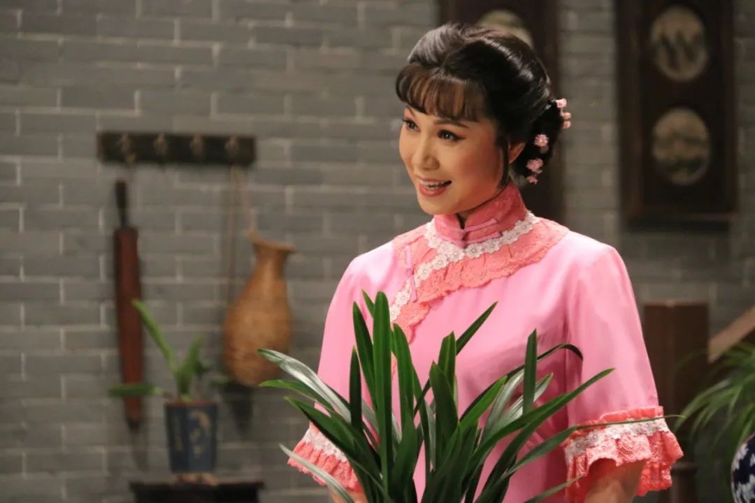 崔玉梅,国家一级演员,中国戏剧梅花奖得主,广州市非物质文化遗产(粤剧