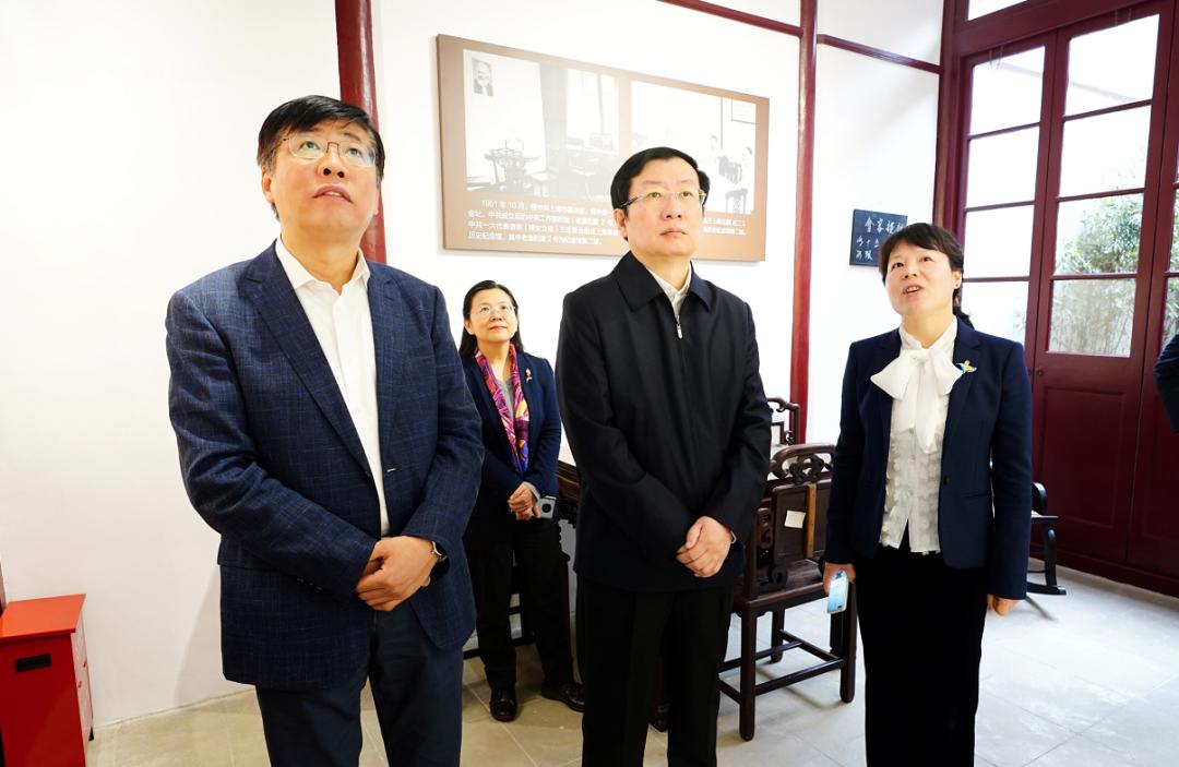 刘学新深入市大数据中心和黄浦区调研_澎湃号·政务_澎湃新闻-The Paper