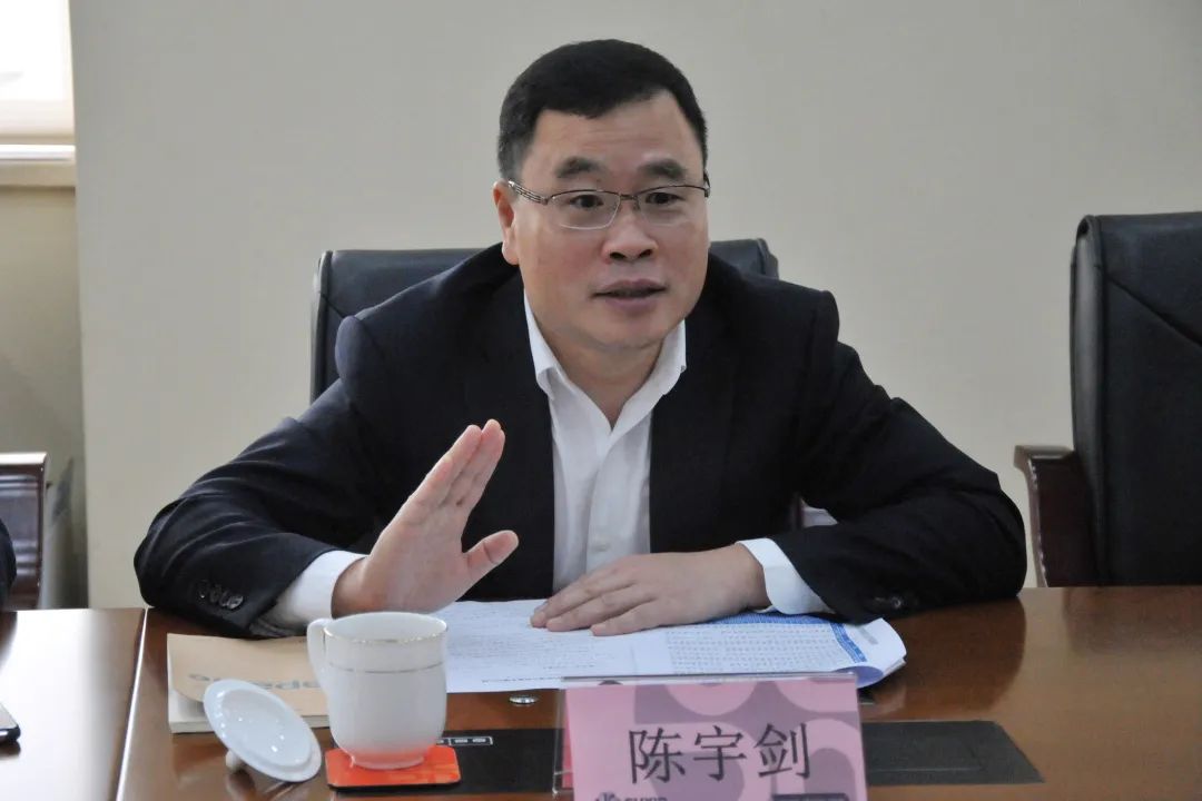 闵行区委副书记,区长陈宇剑前来莘庄工业区调研"稳增长"工作情况