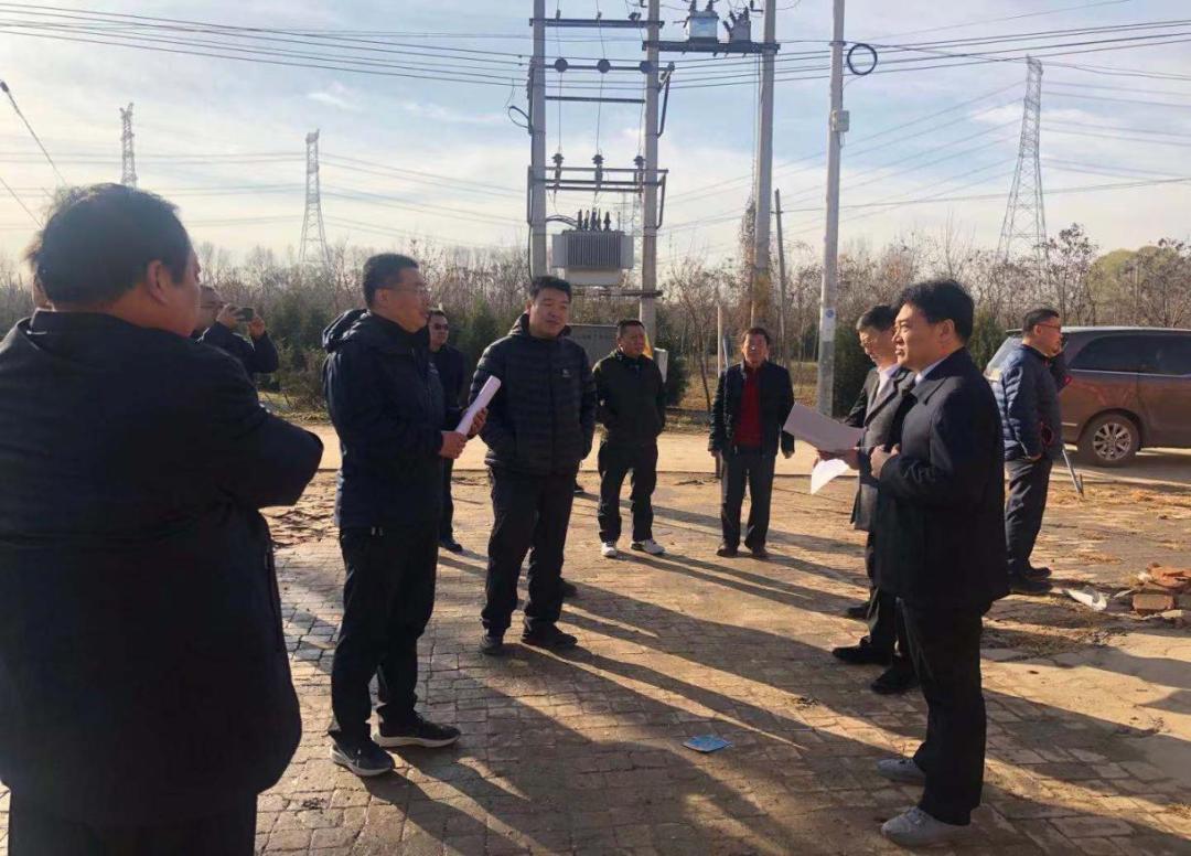 征迁安置指挥部办公室主任,政府副县长谢克庆调研新区路网在建项目