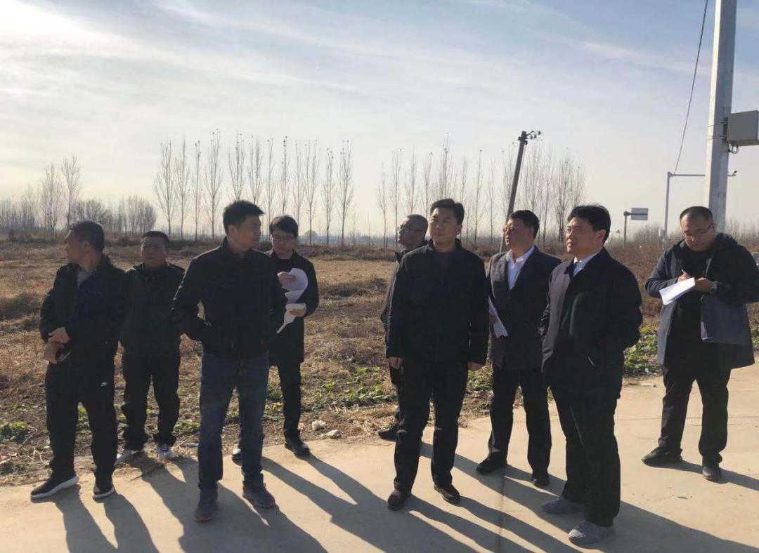 征迁安置指挥部办公室主任,政府副县长谢克庆调研新区路网在建项目