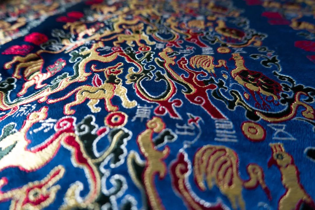 我在华阳这栋居民楼里找到珍贵的古蜀锦技术