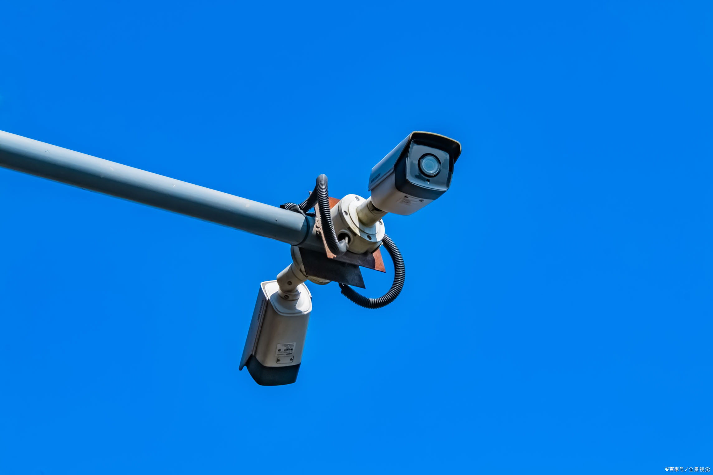 12月1日起14个路口新建电子抓拍设备启用