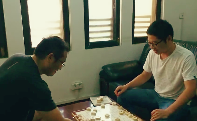 我们在非洲 | 燃烧的“棋魂”，棋子落下吧，胜负别留恋