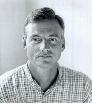 与基佐的观点类似,美国知名评论员,学者罗伯特·赖特(robert wright)