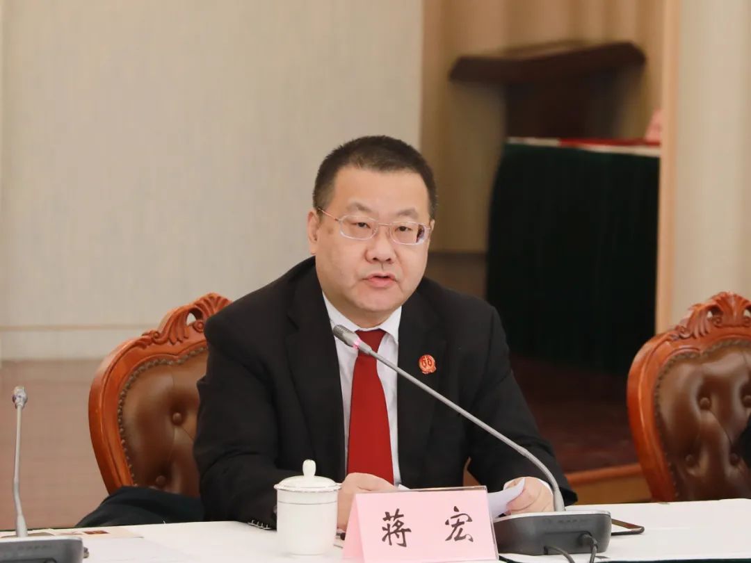 上海高院执行局副局长蒋宏指出,实现"切实解决执行难"的目标,不仅要