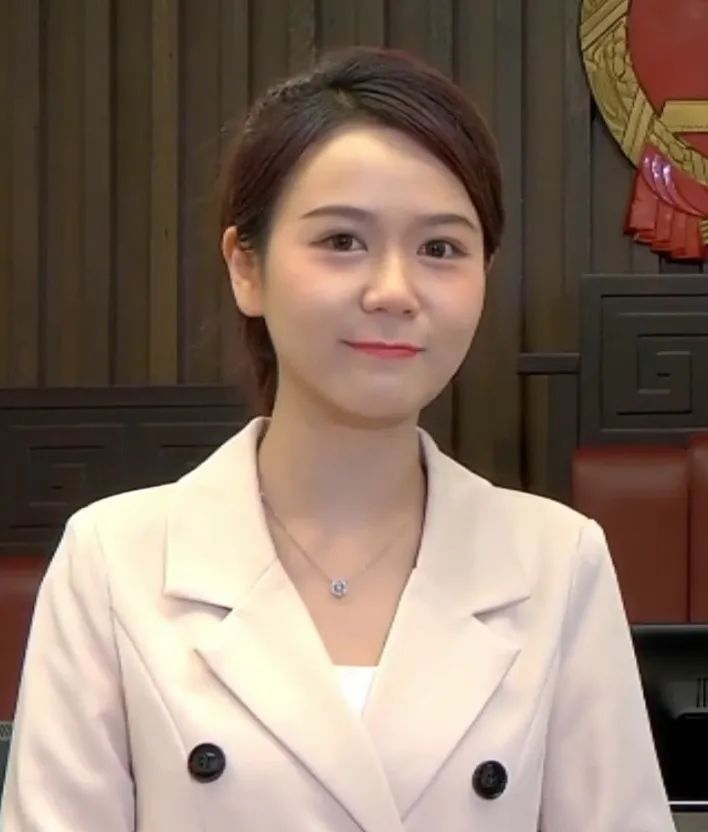 黄艺主持人aq法官解读▲点击查看视频搜法回顾的庭审故事"得了一万被