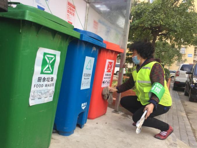 鲁谷街道：小区垃圾桶站改造升级 旧貌换新颜