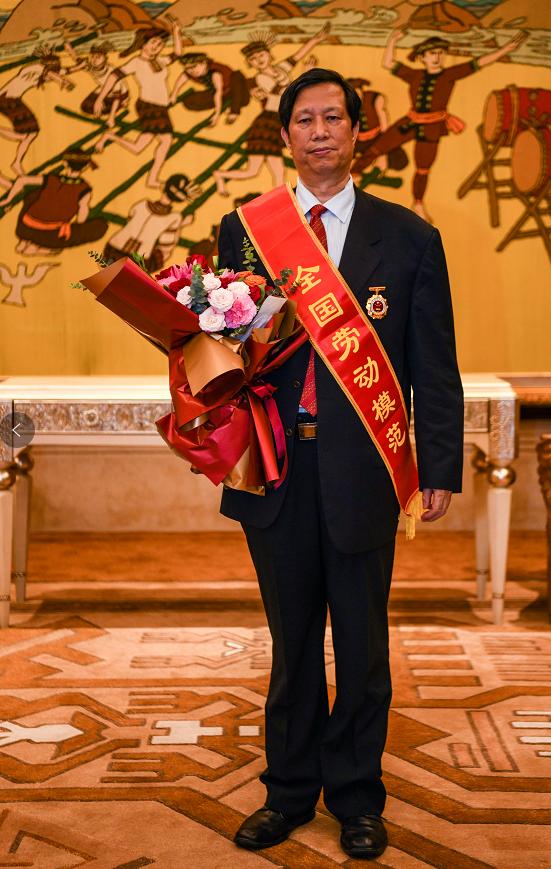 海口4人荣获全国劳动模范和先进工作者荣誉称号!