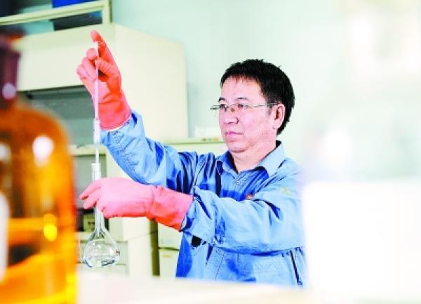 吴文清研发新产品顶替进口直至超越