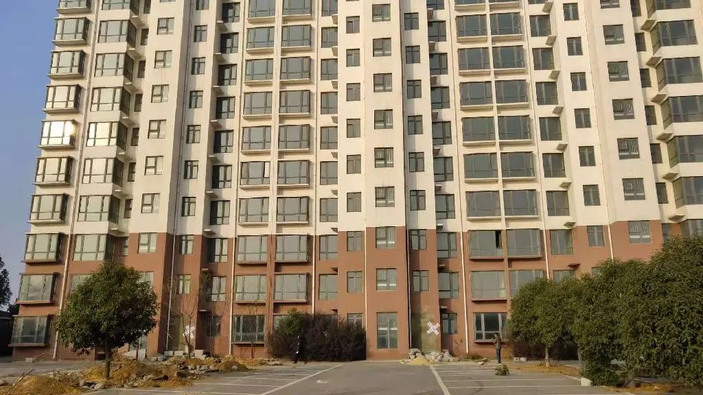 南阳20多栋违建别墅被没收谁建的