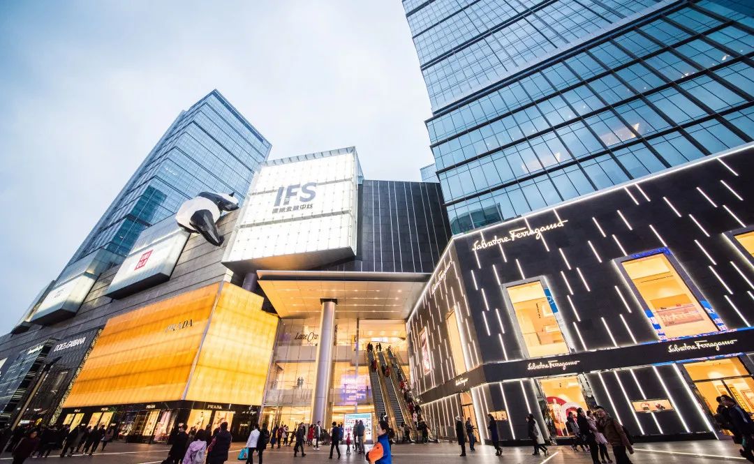 锦江区自唐宋以来便因"百业云集,市廛兴盛"而饮誉川西,作为成都繁华与