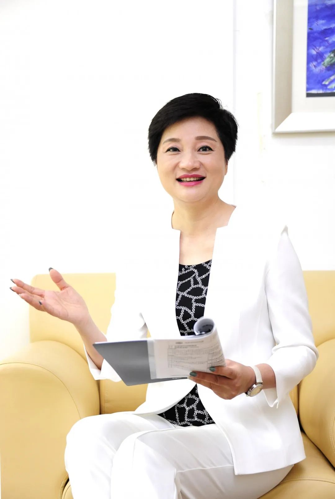 全国三八红旗手伊华做生命的摆渡人为黑白绘上斑斓