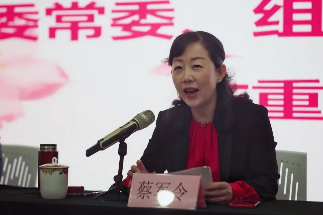 龙湾区举办科局级女领导干部研修班暨女干部学堂揭牌仪式