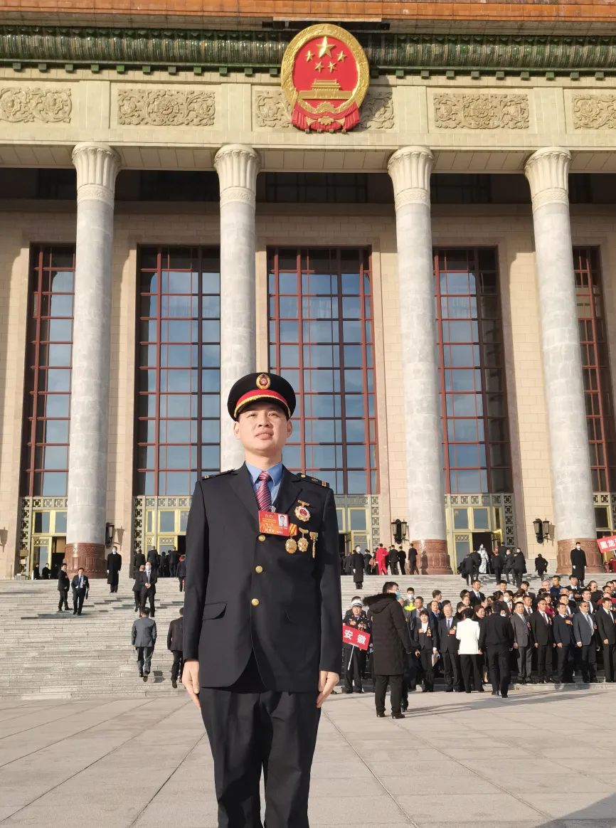 王 军衡阳车务段衡阳运转车间值班员工作11年来,王军在一线行车岗位上