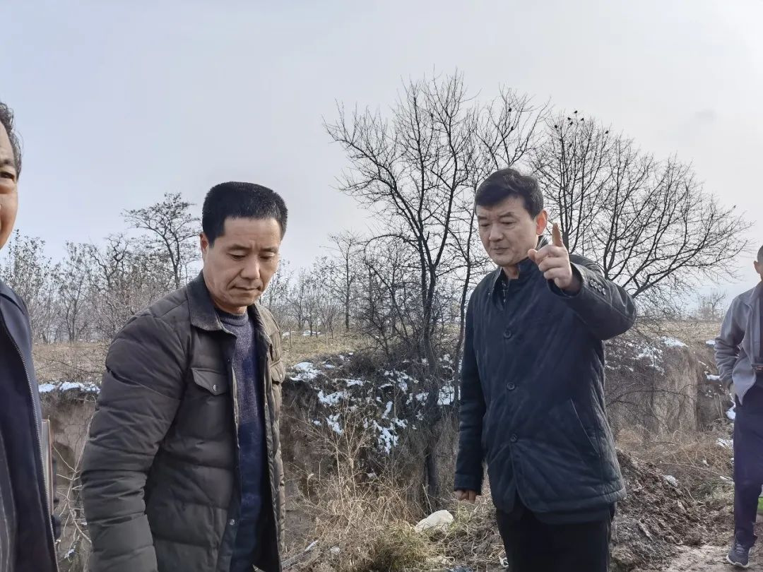 马亚军院长一行到达三联村后,首先前往幸福院等帮扶项