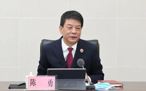 山东高院审判委员会讨论抗诉案件张甲天主持陈勇列席