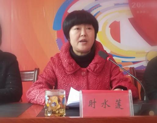 铜鼓县副县长时水莲主持启动仪式 活动现场 爱心妈妈们秀出一手编织