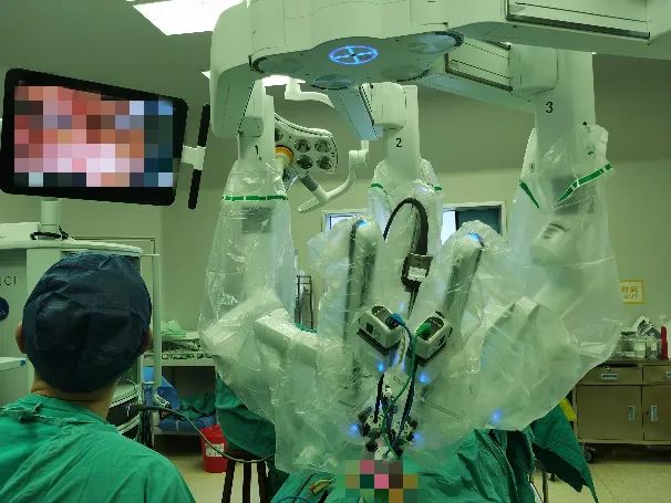 前列腺机器怎么治疗【曙光·新闻】机器人微创新时代——曙光医院完成沪上首例Xi达芬奇机器人辅助单孔前列腺癌根治术_https://www.jmylbn.com_新闻资讯_第2张
