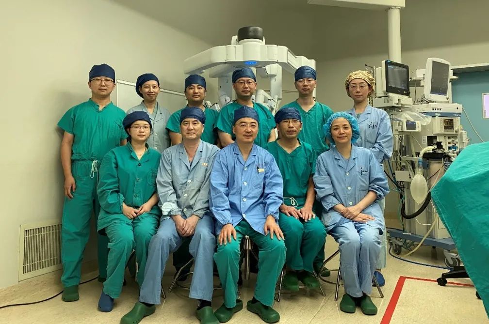 前列腺机器怎么治疗【曙光·新闻】机器人微创新时代——曙光医院完成沪上首例Xi达芬奇机器人辅助单孔前列腺癌根治术_https://www.jmylbn.com_新闻资讯_第3张