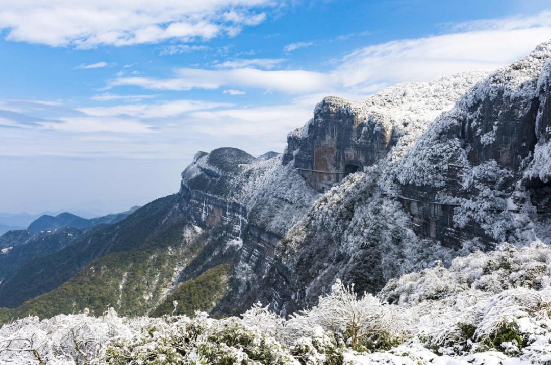 第22屆金佛山冰雪季將於明日啟幕在金佛山等待一場紛揚的雪