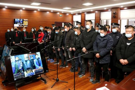 被告人45名涉案金额15亿这起案件开审