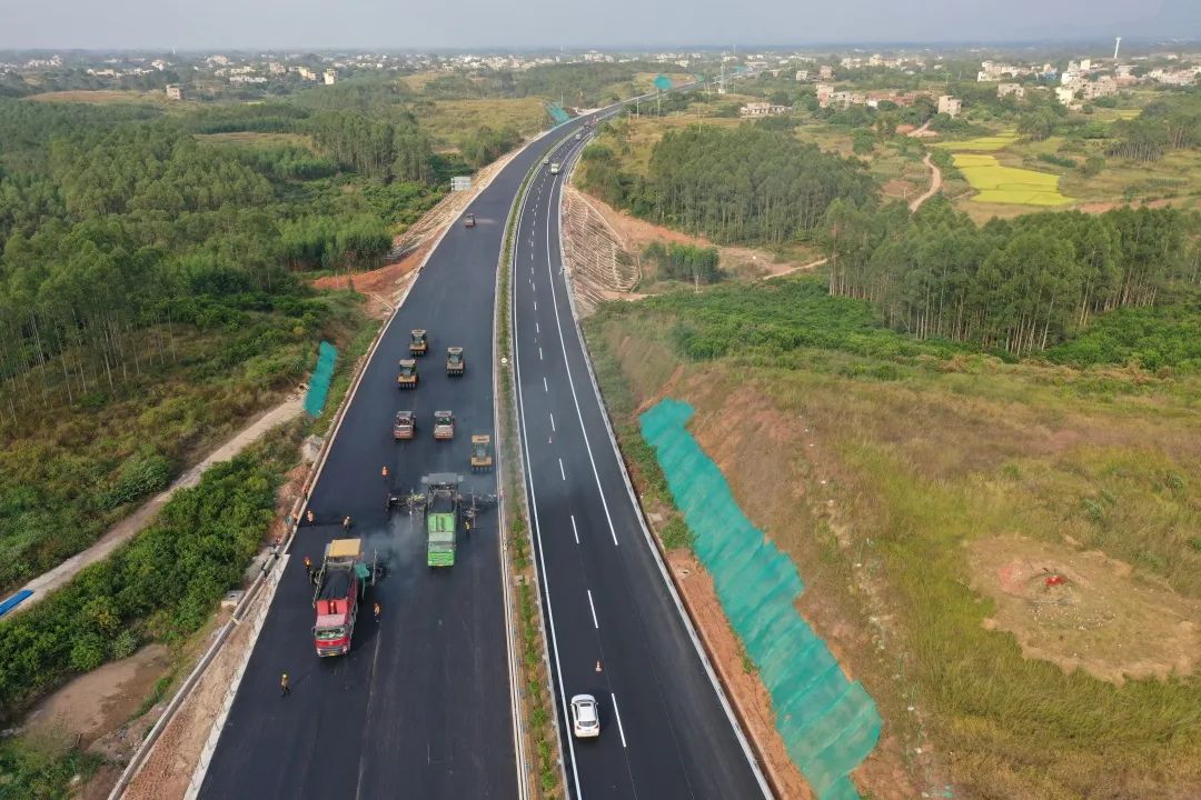广西首次采用!玉林这条高速引进一项新技术,可监测车辆这些数据